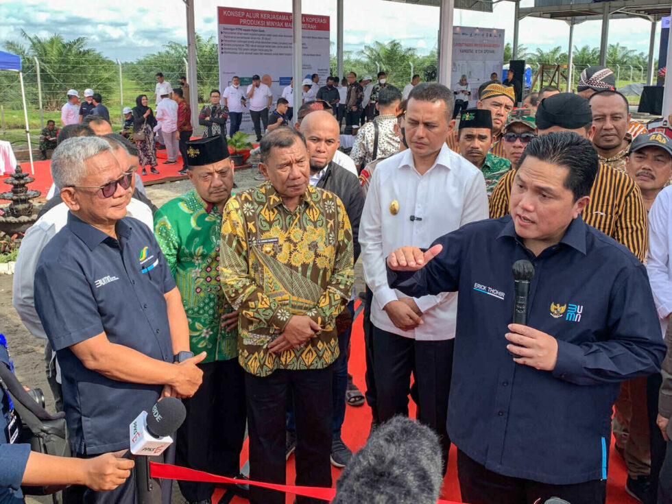 Menteri BUMN Tinjau Progress Pembangunan Pabrik Minyak Makan Merah Di ...